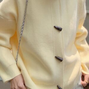 Retro Toggle-Button Loose Short Knit Cardigan